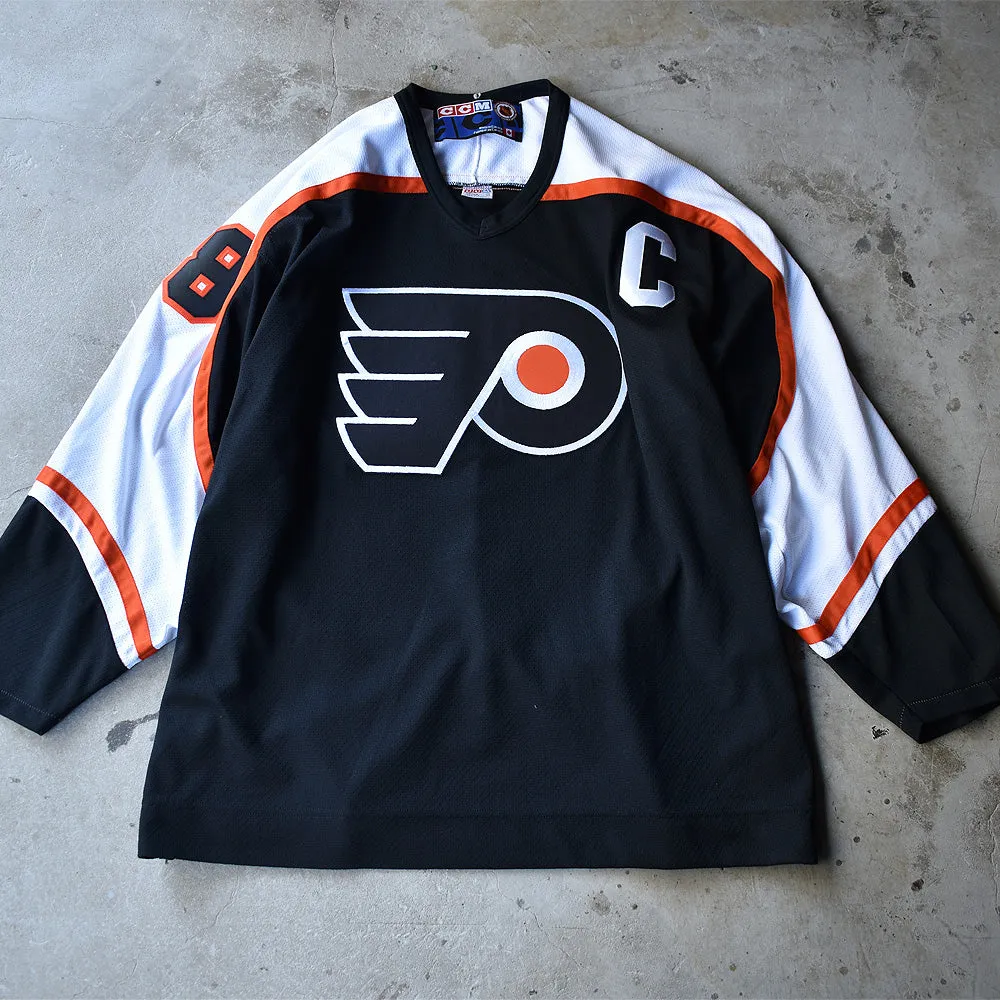 90's　NHL Philadelphia Flyers/フィラデルフィア・フライヤーズ “LINDROS #88” ホッケーシャツ　220925