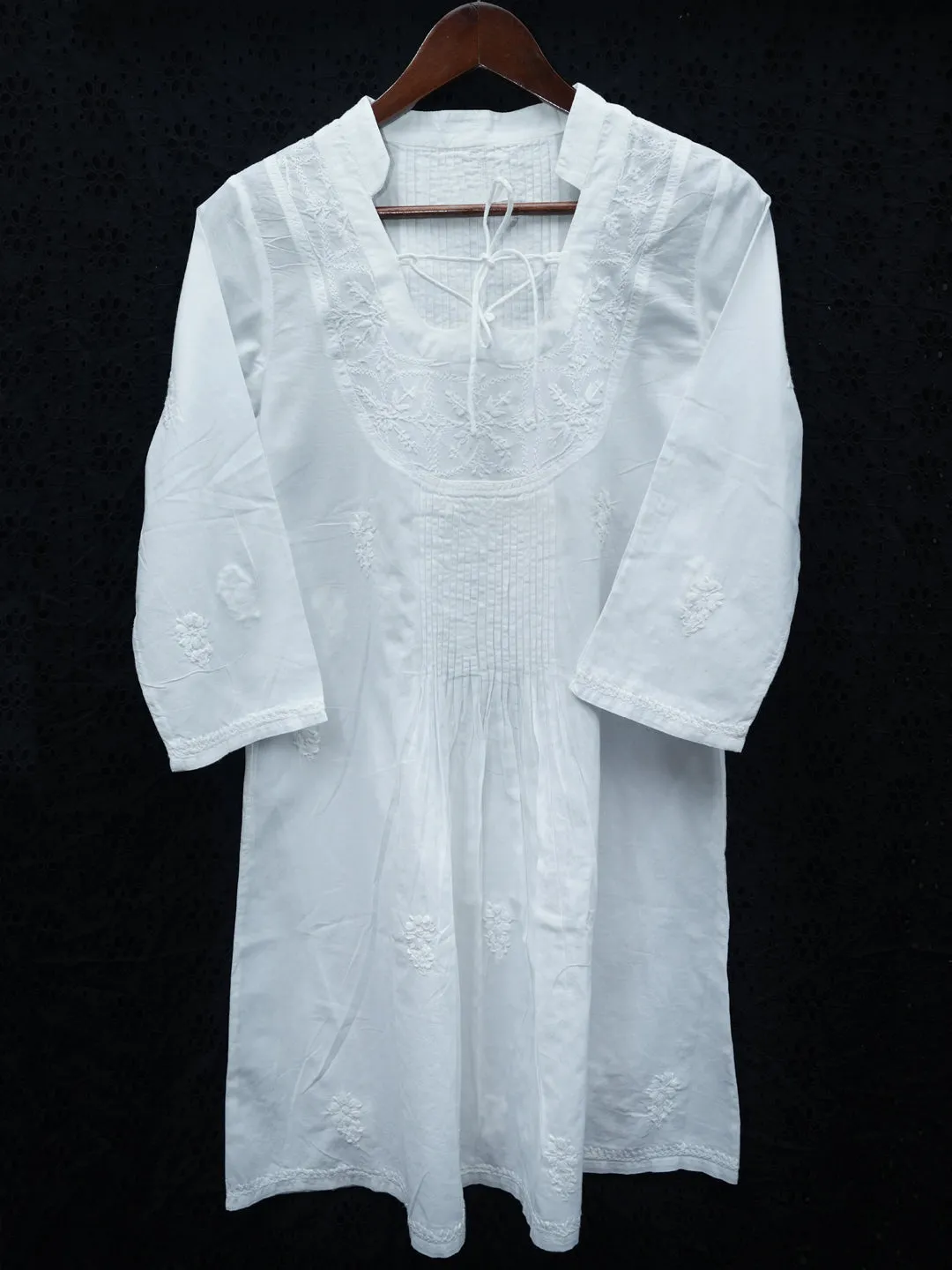 Chikankari Women Hand Embroidered Cotton Tunic PC1967