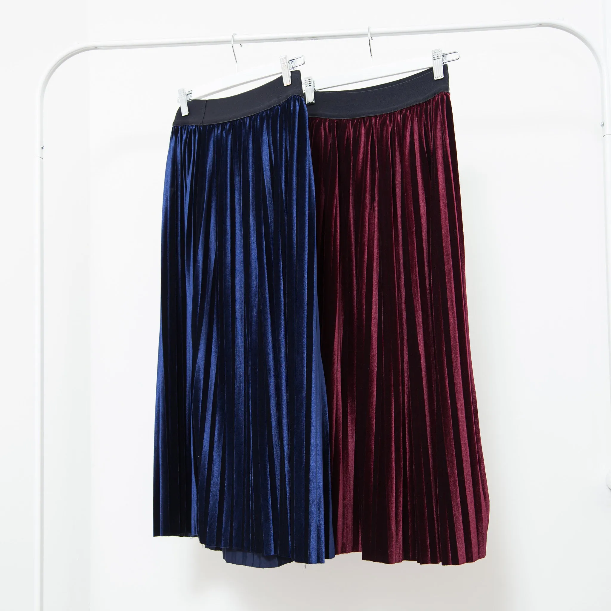 JOEY VELVET PLEATED SKIRT- BURGUNDY