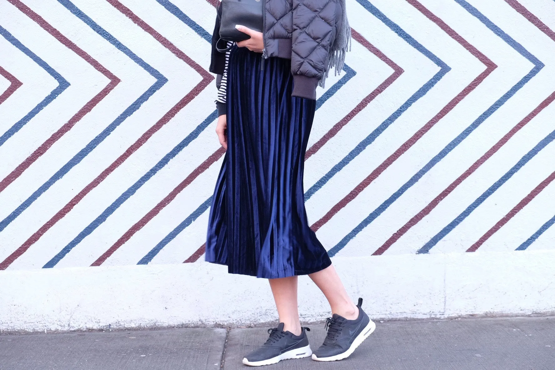 JOEY VELVET PLEATED SKIRT- BURGUNDY