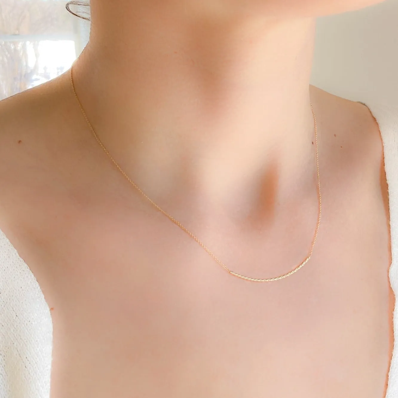 <!--NK220--> stationary twist necklace